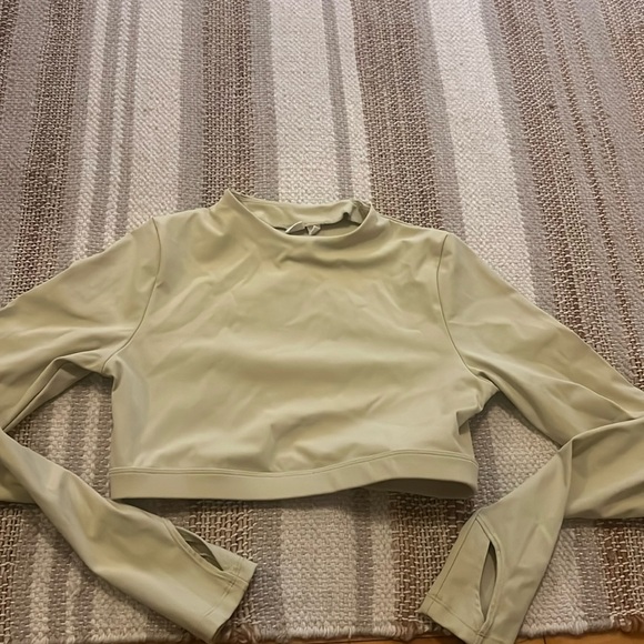 SEFI Define long sleeve cropped top in Honeydew - Picture 3 of 4
